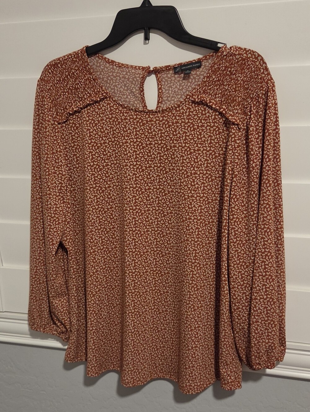 Adrianna Papell Rust and Cream Printed Keyhole Long Sleeve Blouse